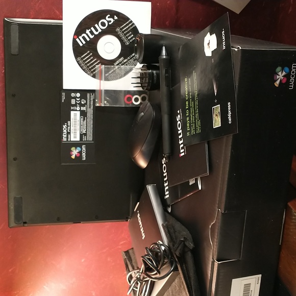 Wacom Tablet Intuos 4 - Pre-owned - C8 - Picture 11 of 12